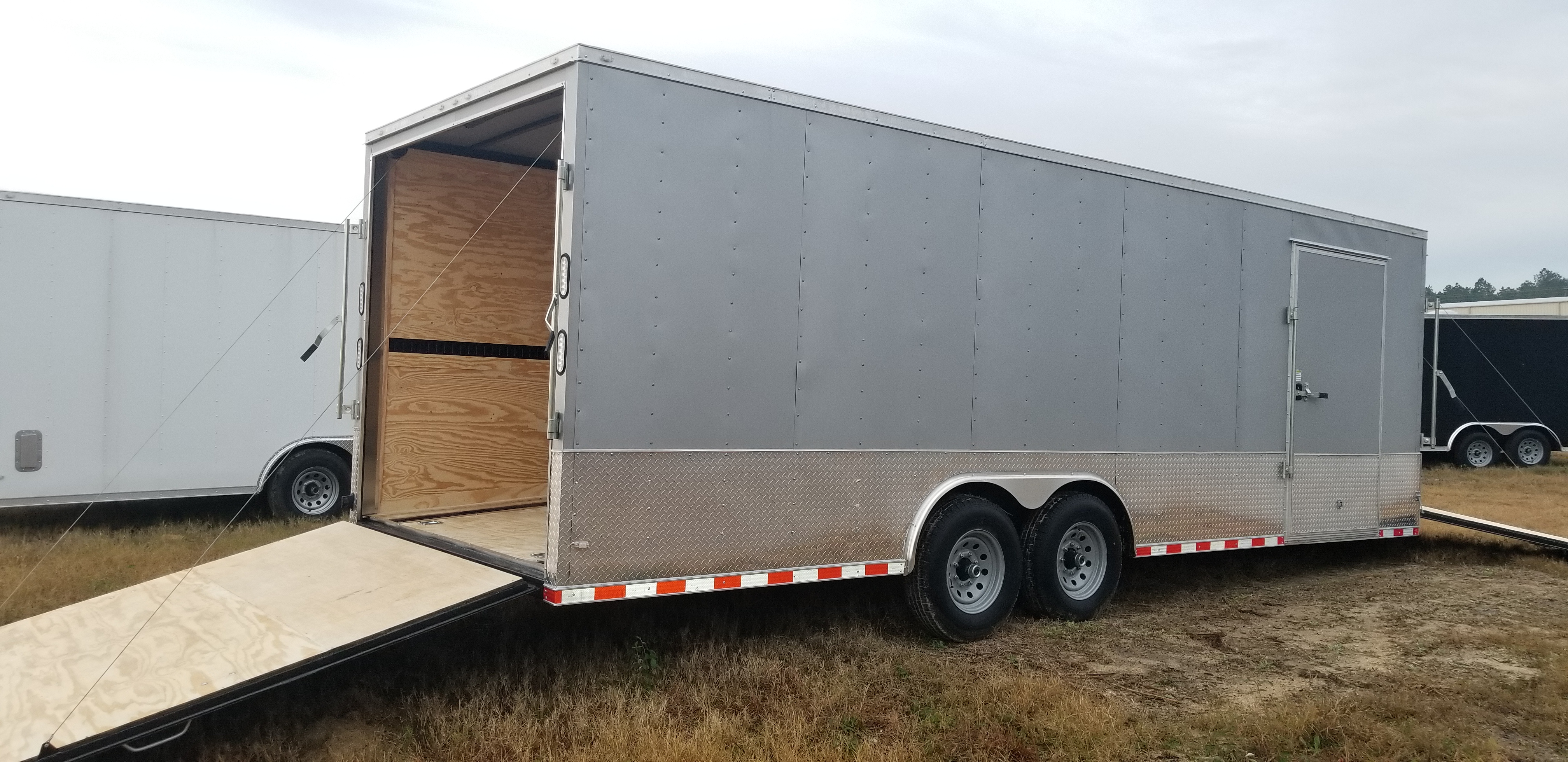 8.5x24 Silver Frost w/ Ramp In V Nose. (ad 915) - USA Cargo Trailer